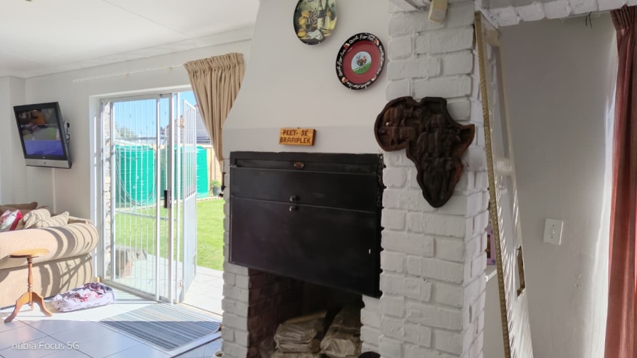 3 Bedroom Property for Sale in Wavecrest Eastern Cape